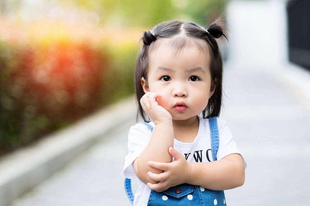 Perkembangan Bayi Usia 23 Bulan, anak-anak berusia 1-3 tahun, mengurus anak kecil, Bunda, si Kecil